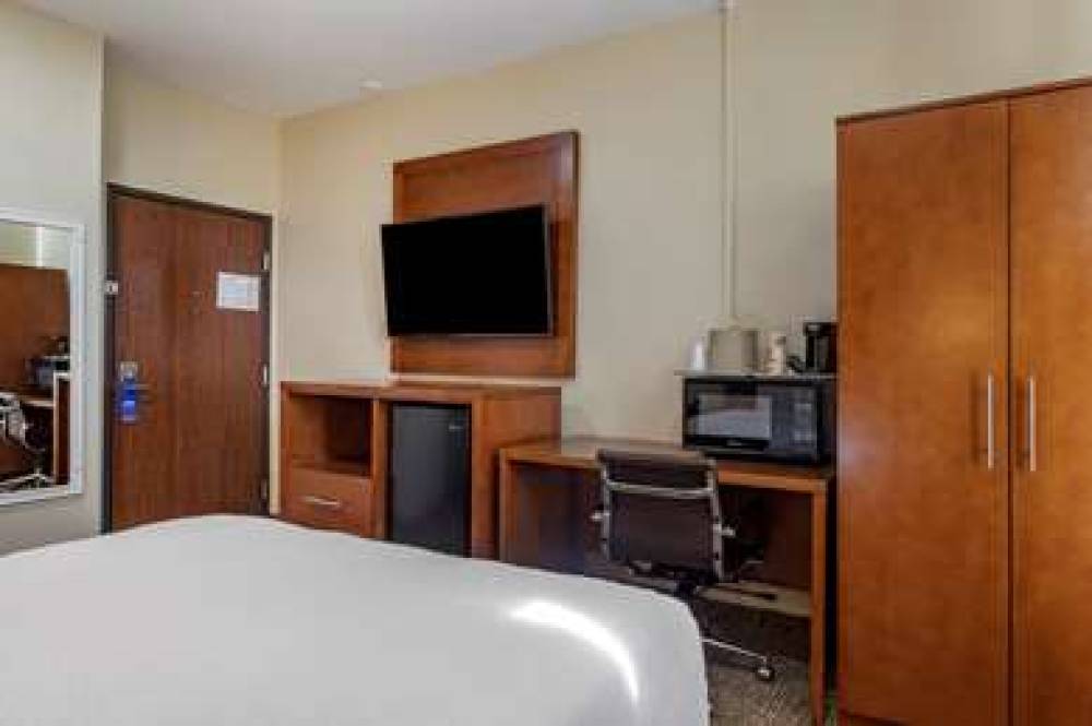 Comfort Suites Houston 6