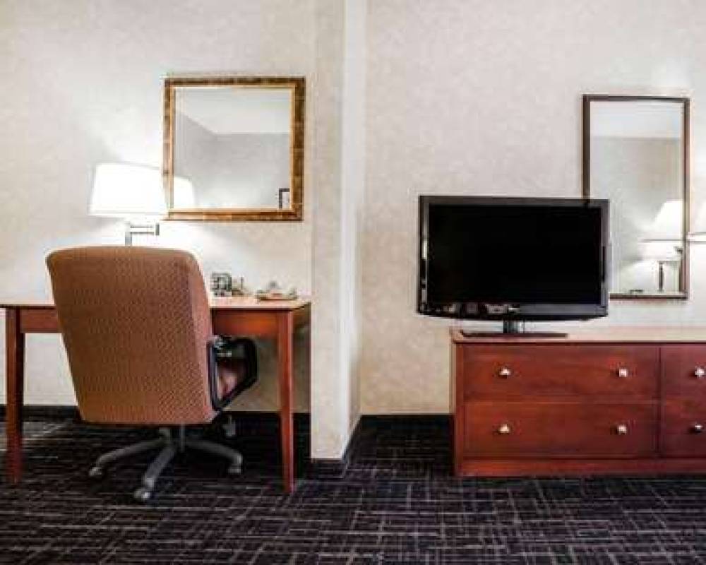 Comfort Suites Independence - Kansas City 10