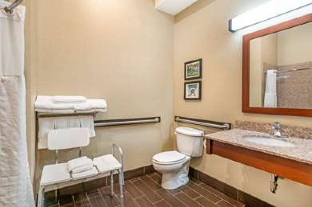 Comfort Suites Jefferson City 7