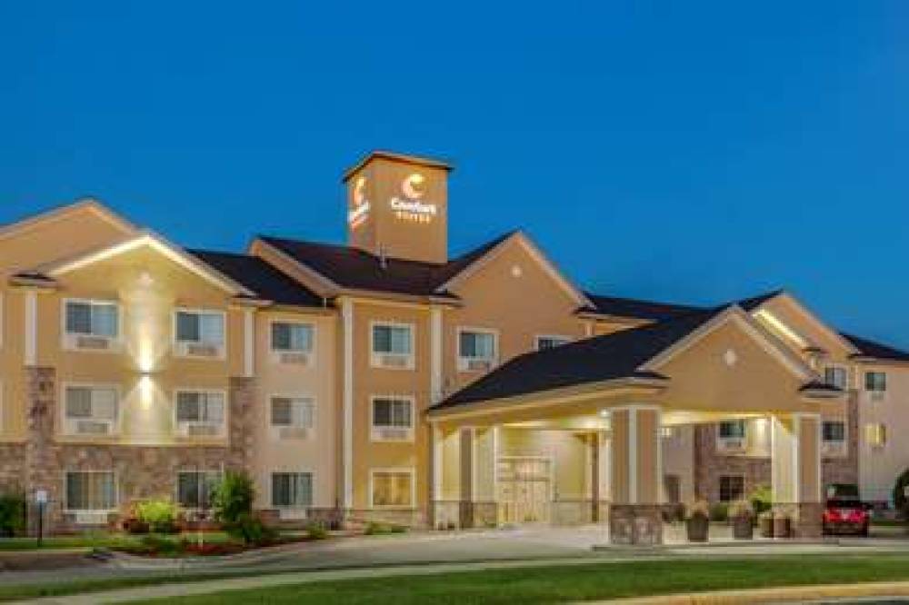 Comfort Suites Johnson Creek Conference Center 6