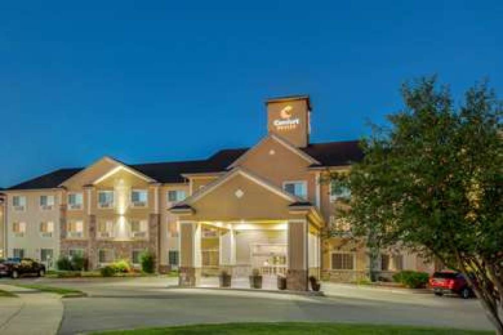 Comfort Suites Johnson Creek Conference Center 3