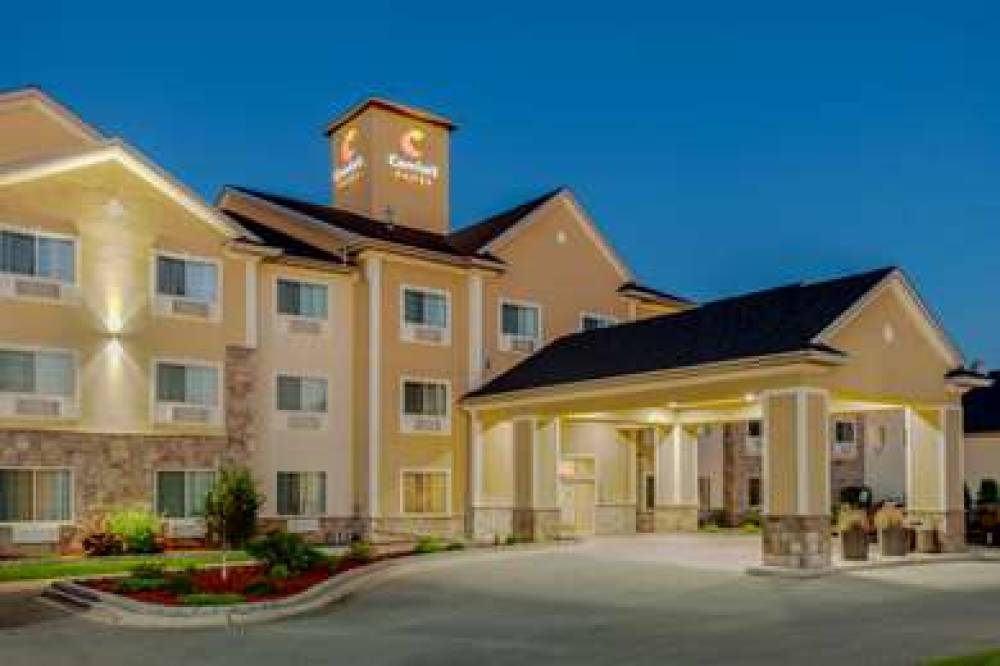 Comfort Suites Johnson Creek Conference Center 5