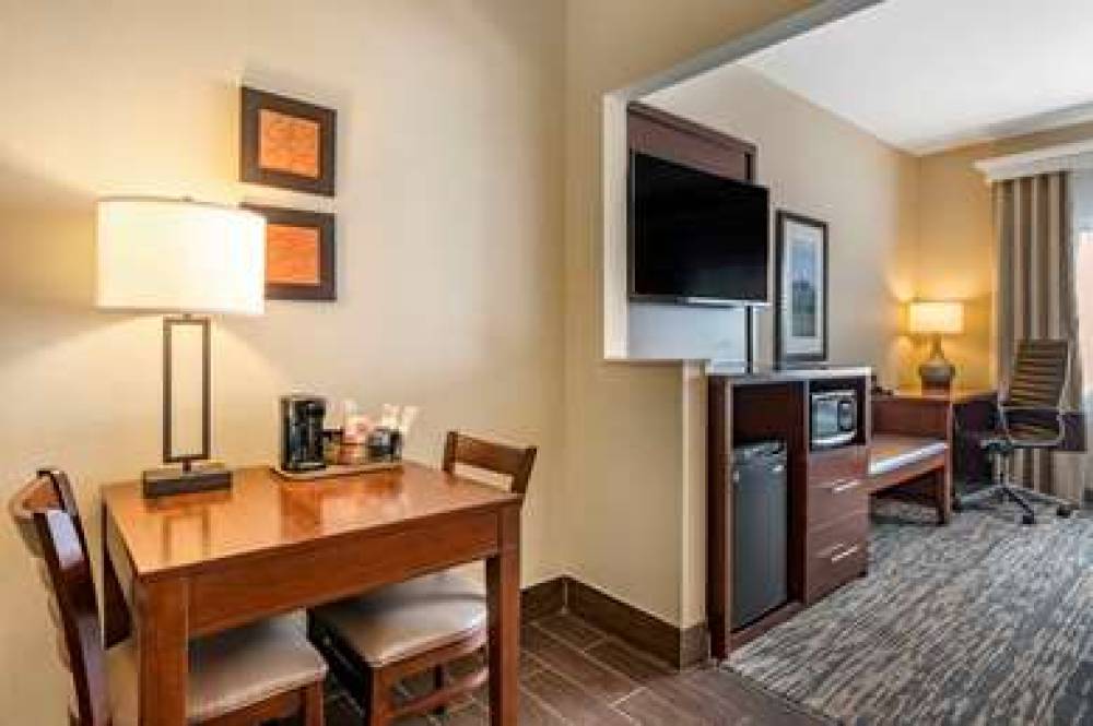 Comfort Suites Keeneland 9