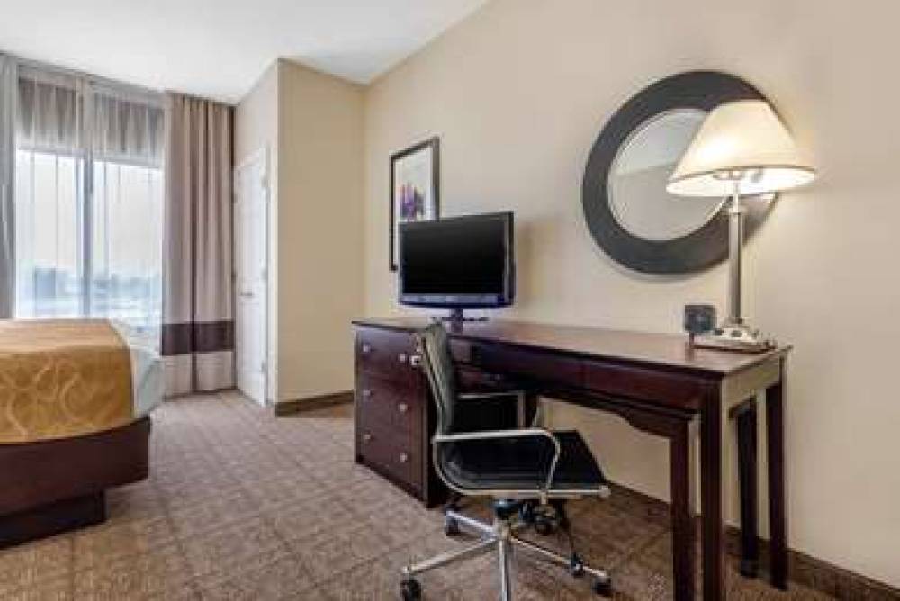 Comfort Suites Lafayette University Area 7