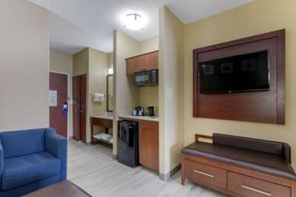 Comfort Suites Lakewood - Denver 10