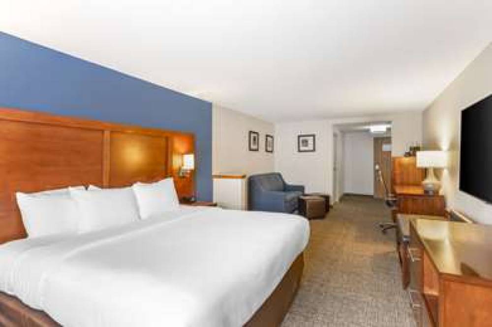 Comfort Suites Longmont 8