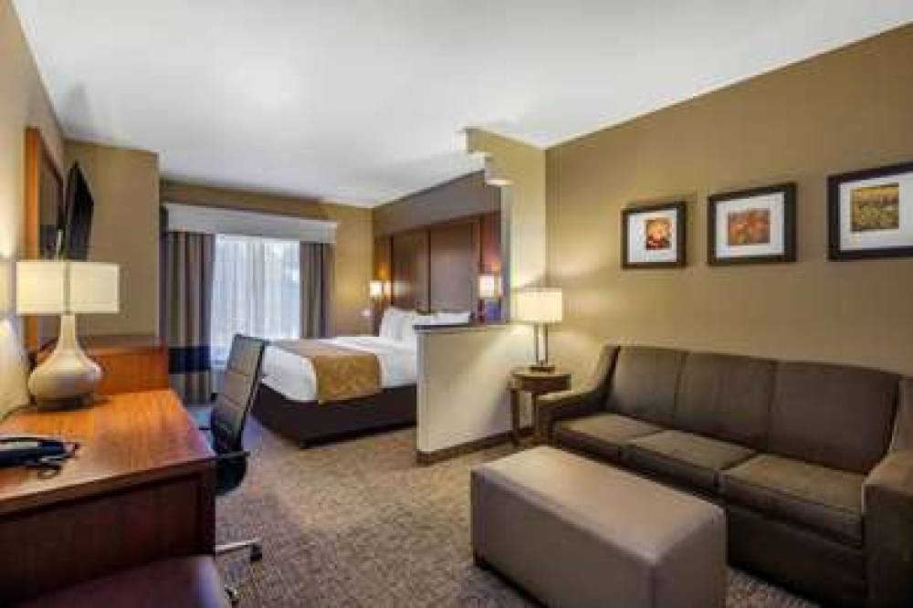 Comfort Suites Marshall 3