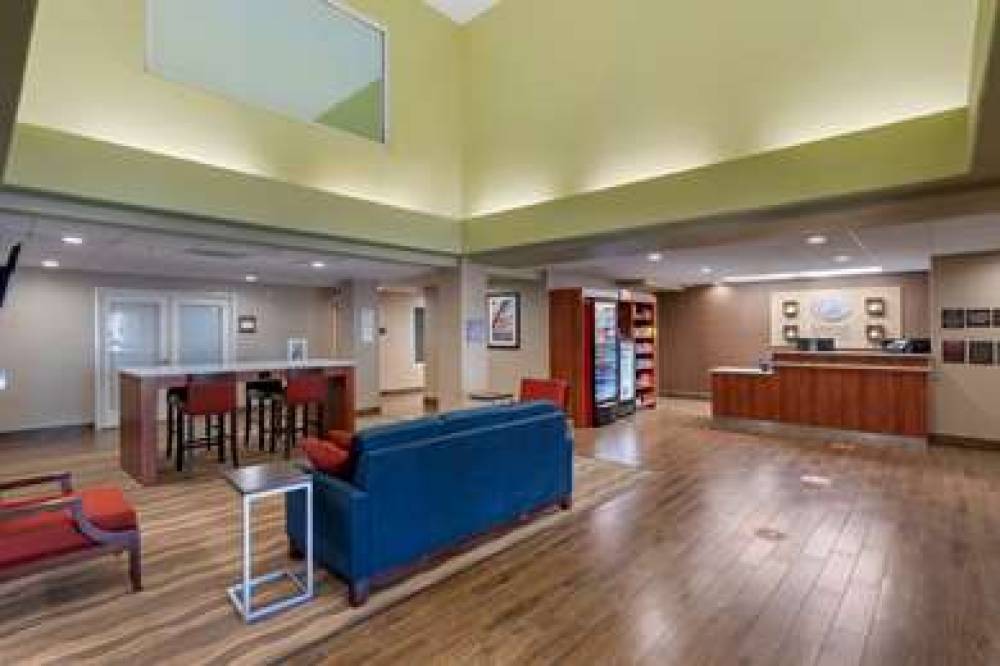 Comfort Suites Marysville-Yuba City 4