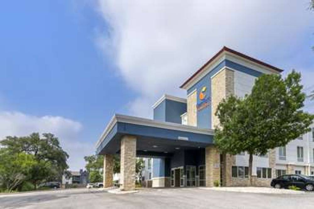 Comfort Suites Medical Center Near Six Flags 5