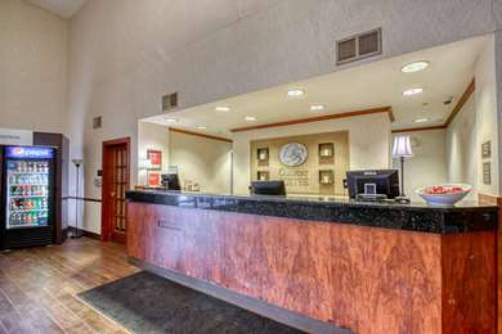 Comfort Suites Milwaukee Airport 6