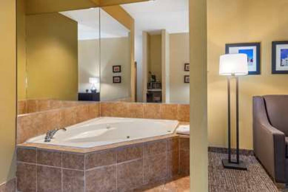 Comfort Suites Montgomery East Monticello Dr 10