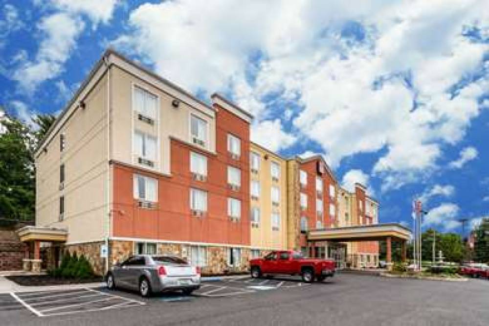 Comfort Suites Near Gettysburg Battlefield Visitor Center 3