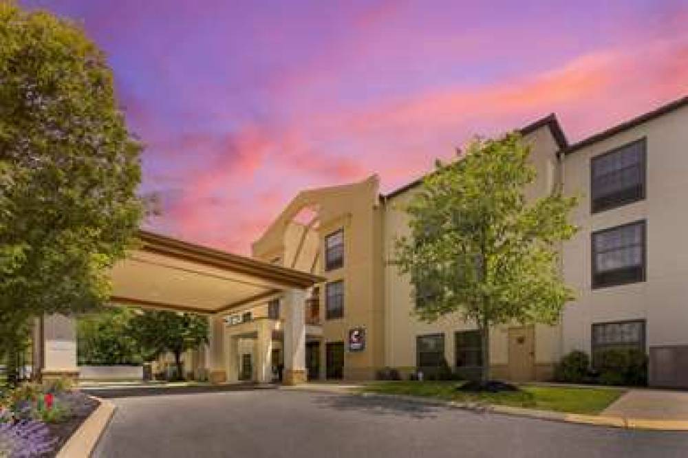 Comfort Suites Near Penn State 1