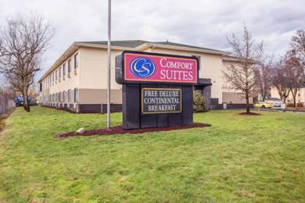 Comfort Suites Near Vancouver Mall