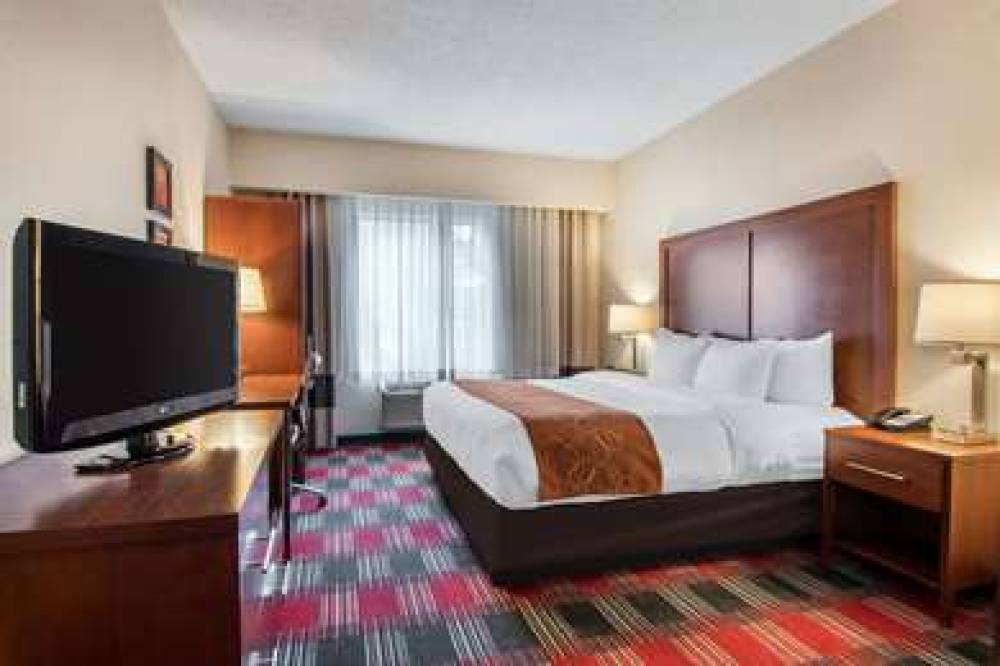 Comfort Suites Near Vancouver Mall 8