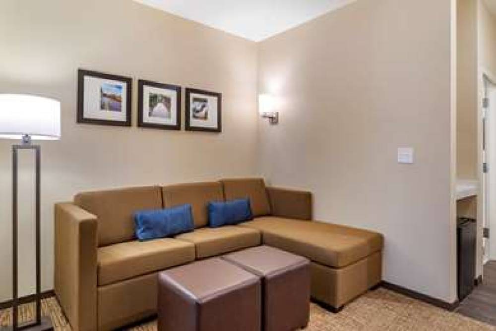 COMFORT SUITES NEWNAN 10