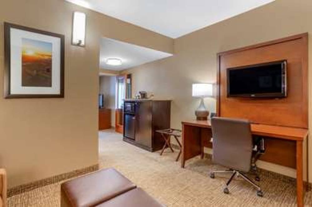 Comfort Suites North 5