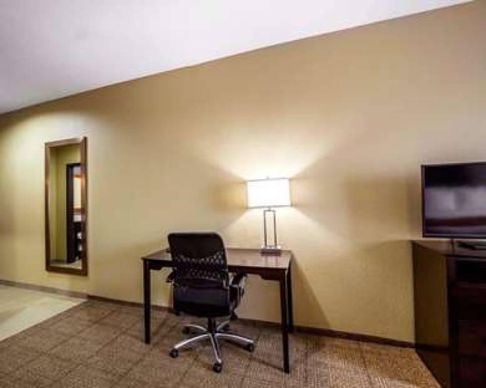 COMFORT SUITES NORTHWEST - CY - FAI 8