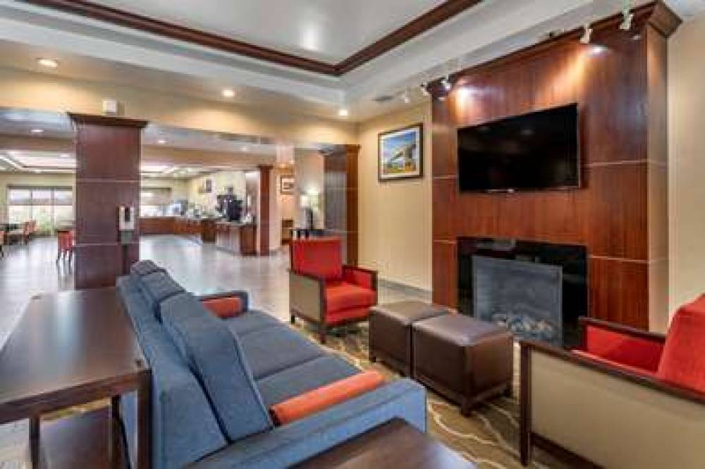 Comfort Suites Olive Branch West 10