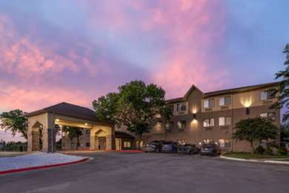 Comfort Suites Omaha East-Council Bluffs 5