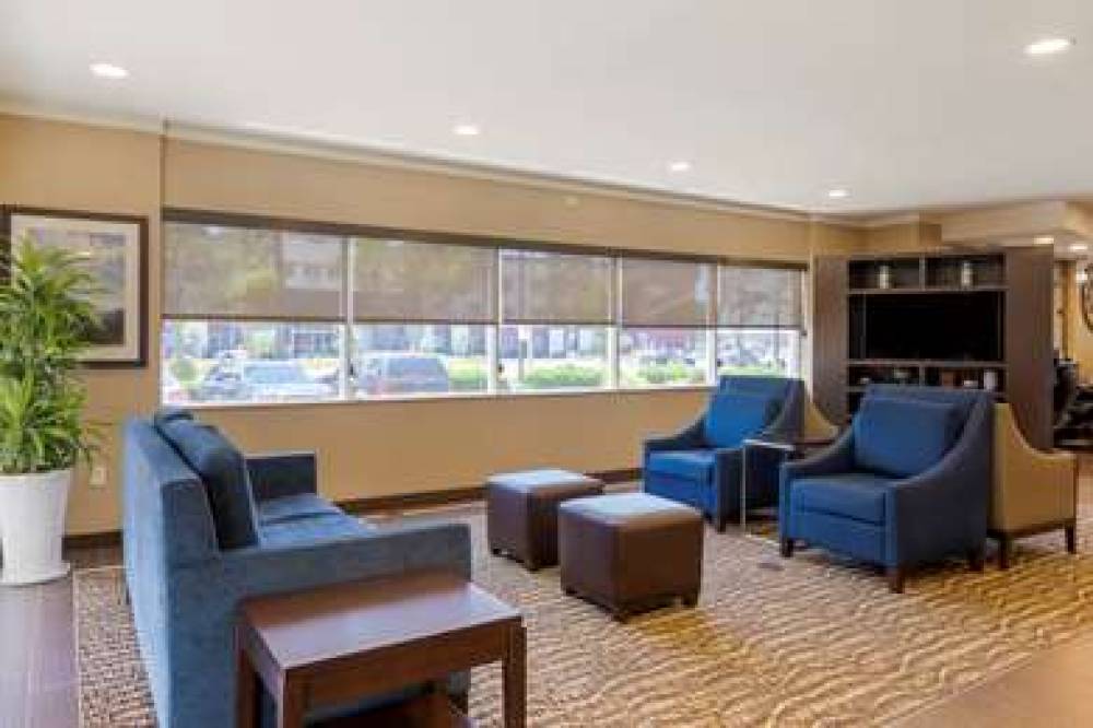 Comfort Suites Ontario Airport Convention Center 4