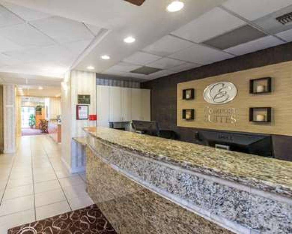 Comfort Suites Palm Desert I-10 4