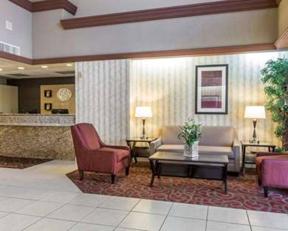 Comfort Suites Palm Desert I-10 3