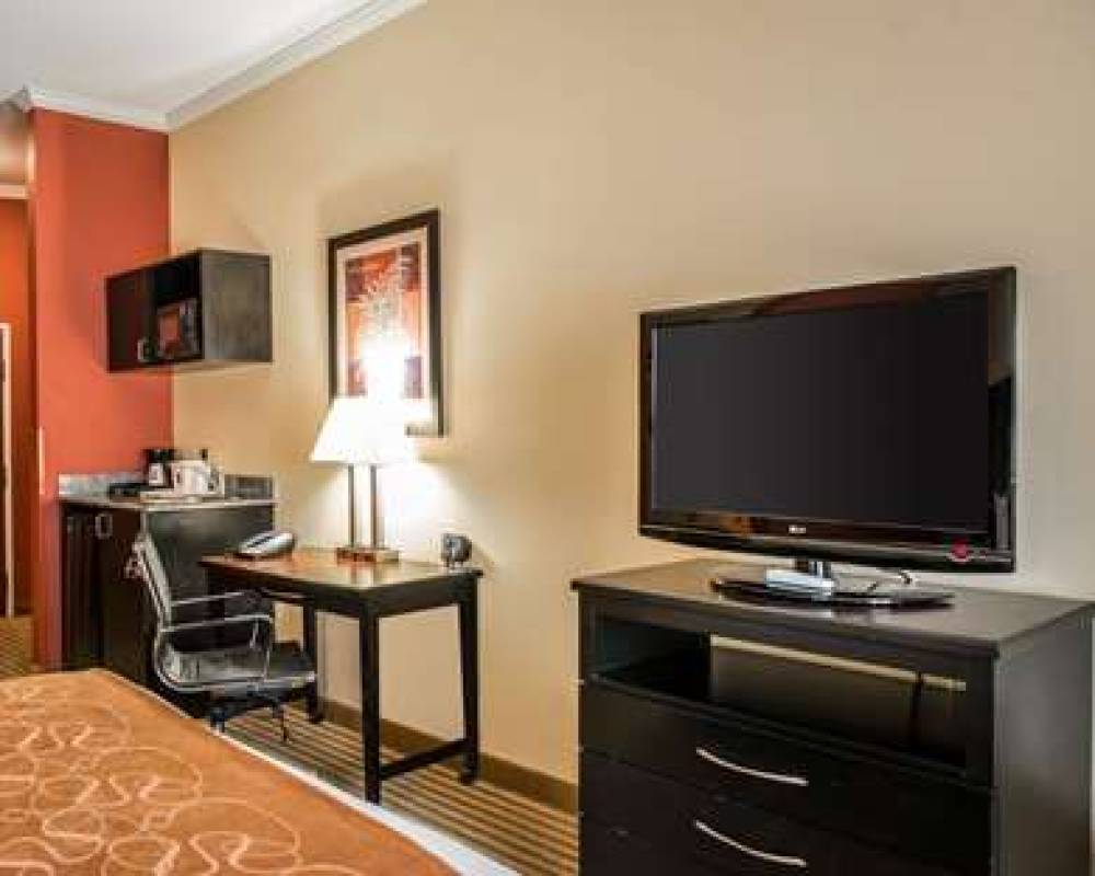 COMFORT SUITES PANAMA CITY 8