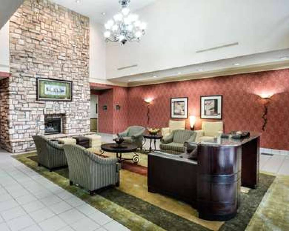 Comfort Suites Parkersburg South 8