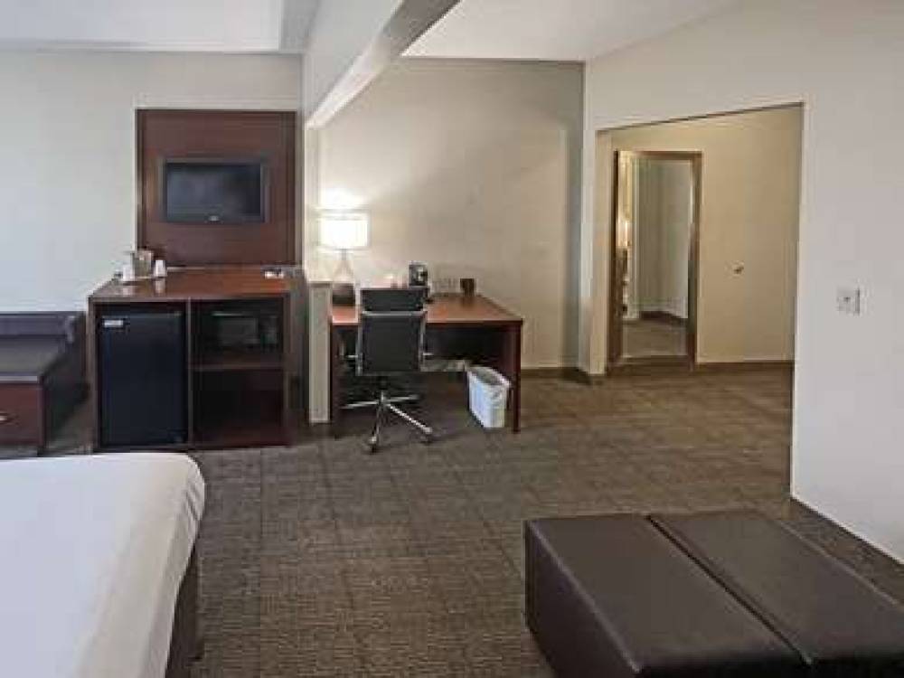 Comfort Suites Peoria Sports Complex 8