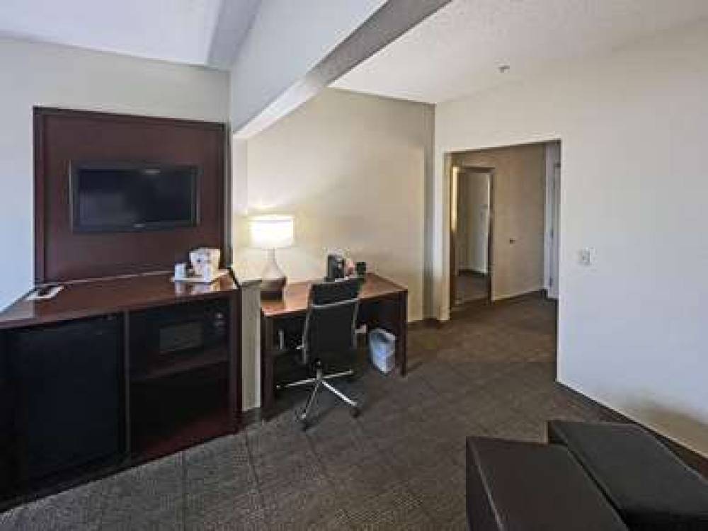 Comfort Suites Peoria Sports Complex 5