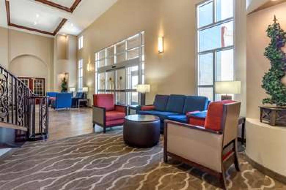 Comfort Suites Phoenix Airport 3