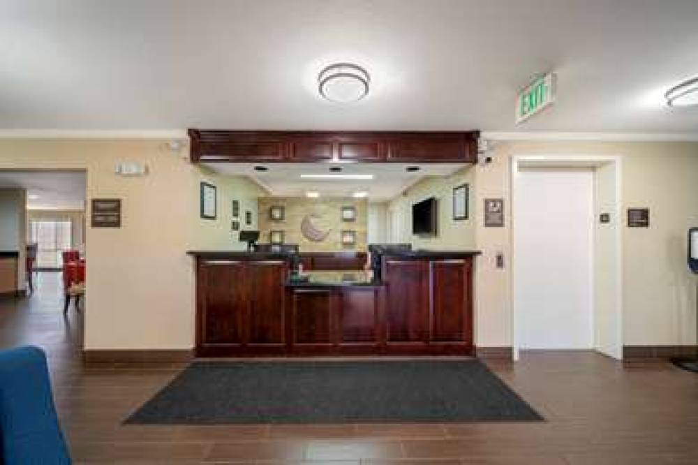 COMFORT SUITES RED BLUFF NEAR I-5 4