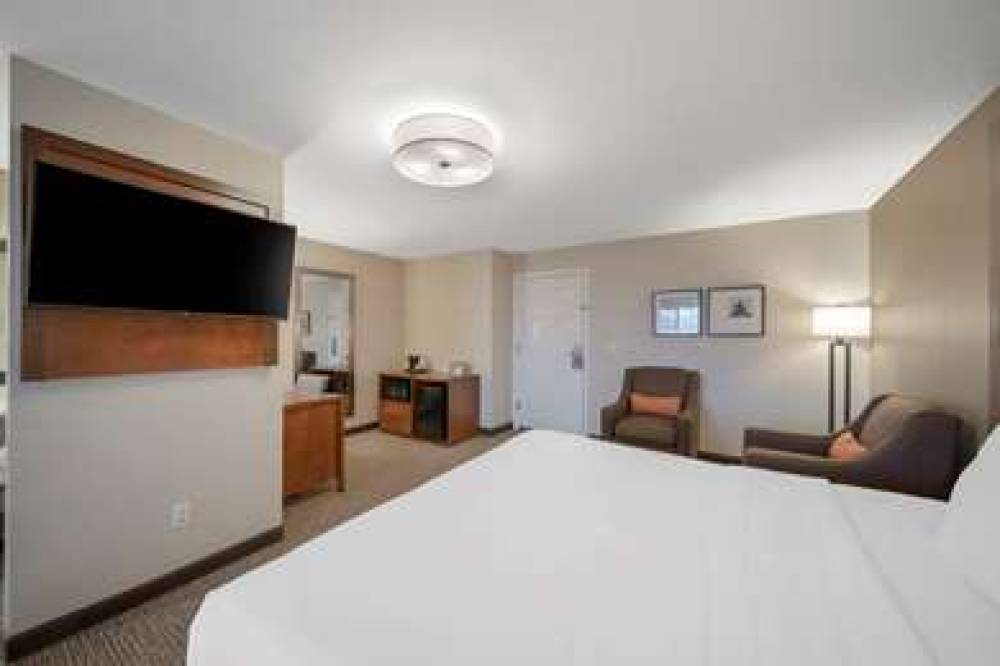 COMFORT SUITES RED BLUFF NEAR I-5 8