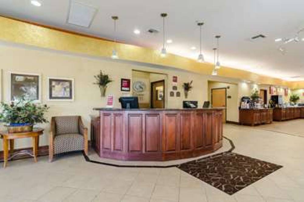 Comfort Suites Salina South 9