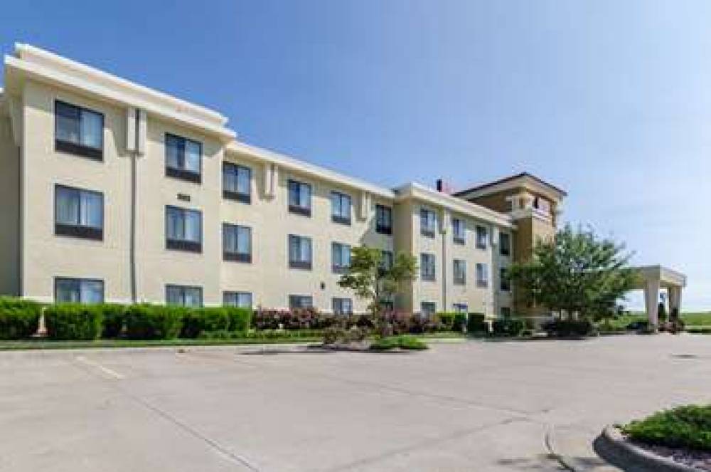 Comfort Suites Salina South 5