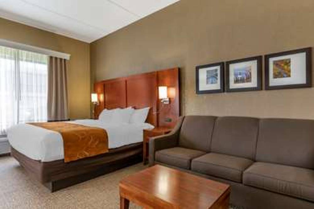 Comfort Suites South 10