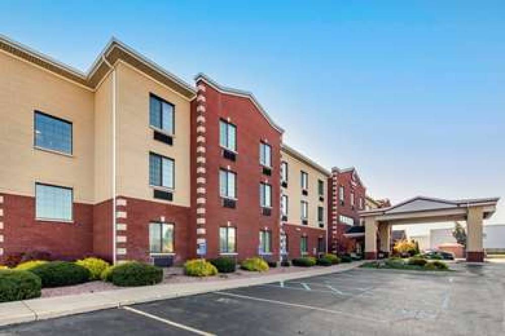 Comfort Suites South 3