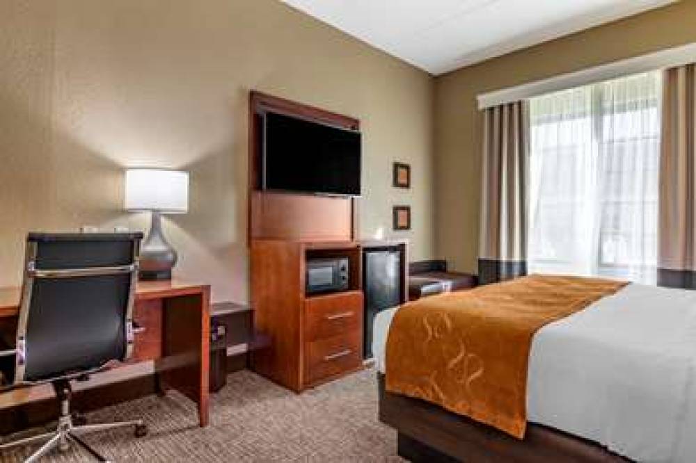 Comfort Suites South 8