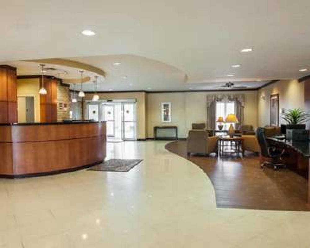 Comfort Suites Southport 6