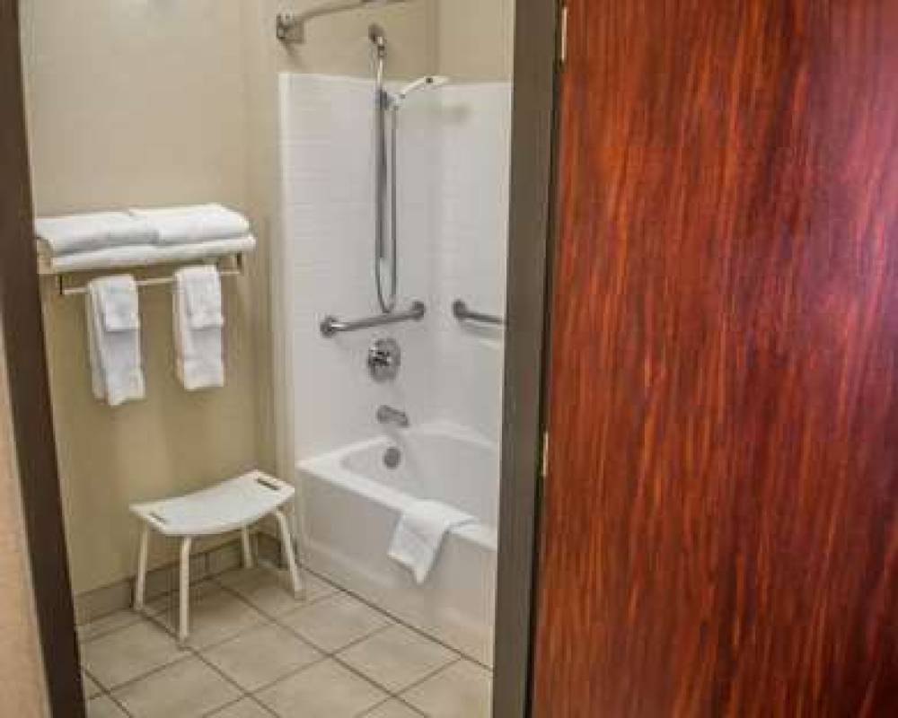 Comfort Suites Southwest 7