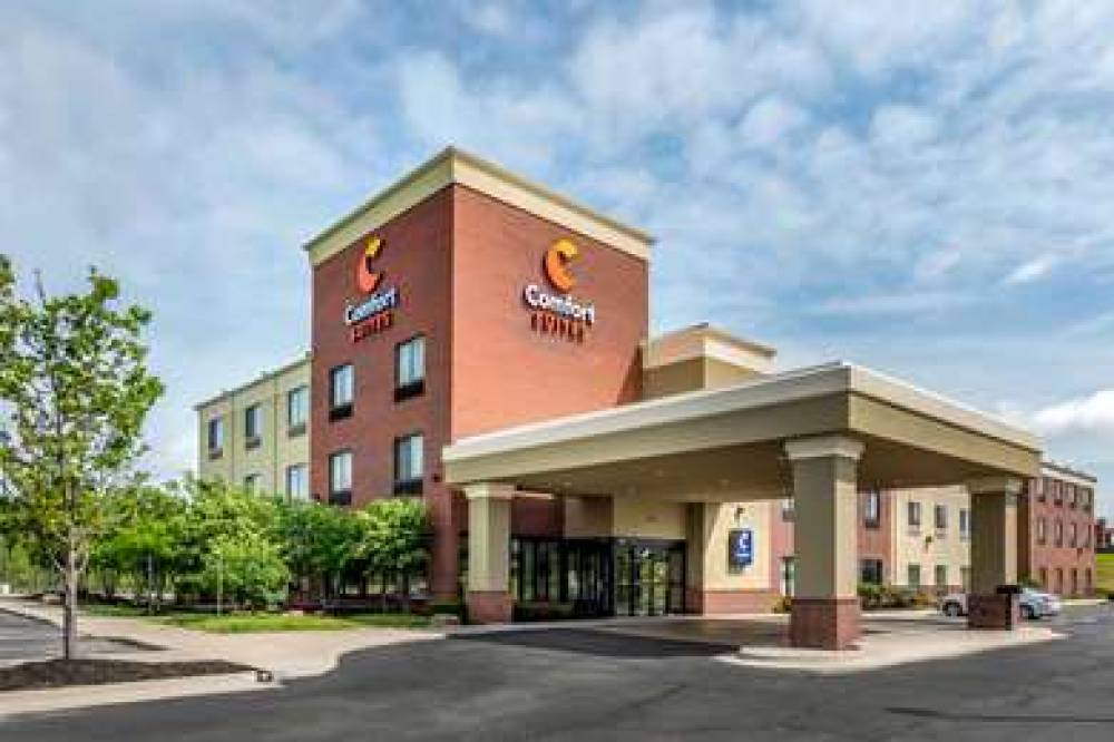 Comfort Suites Speedway - Kansas City 1