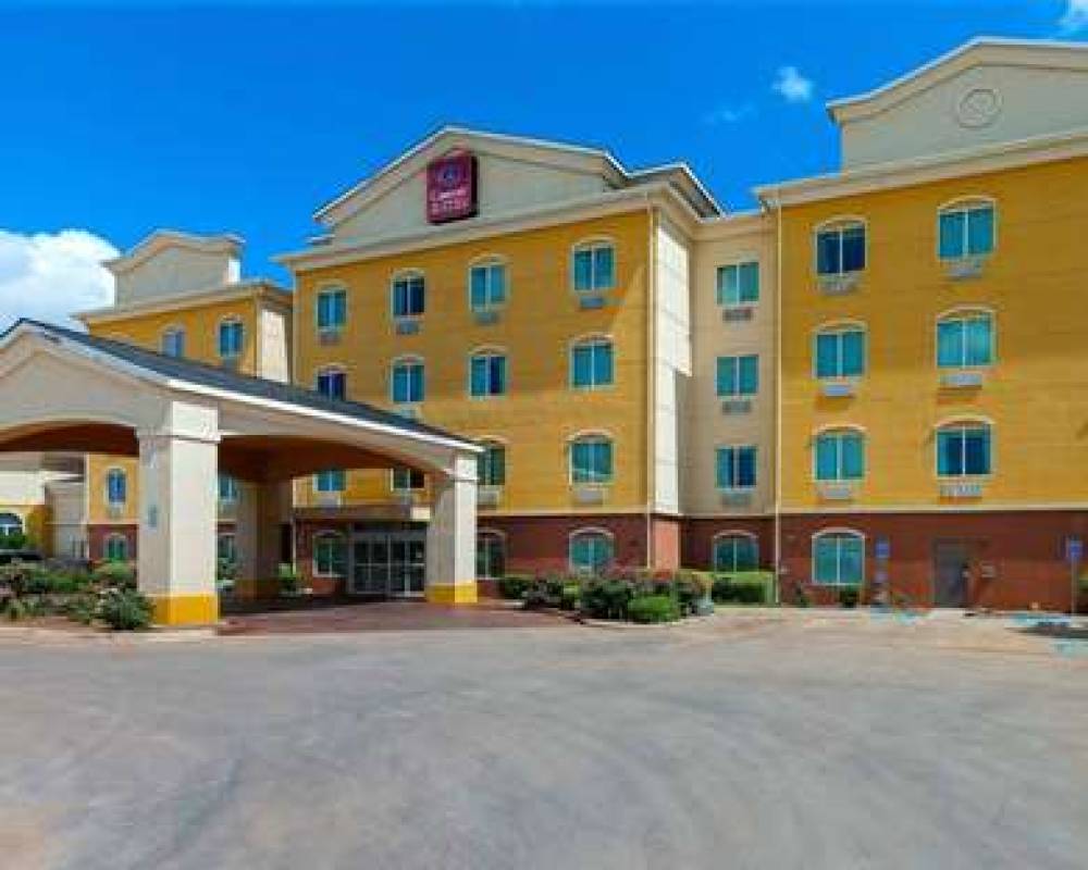 Comfort Suites University 2