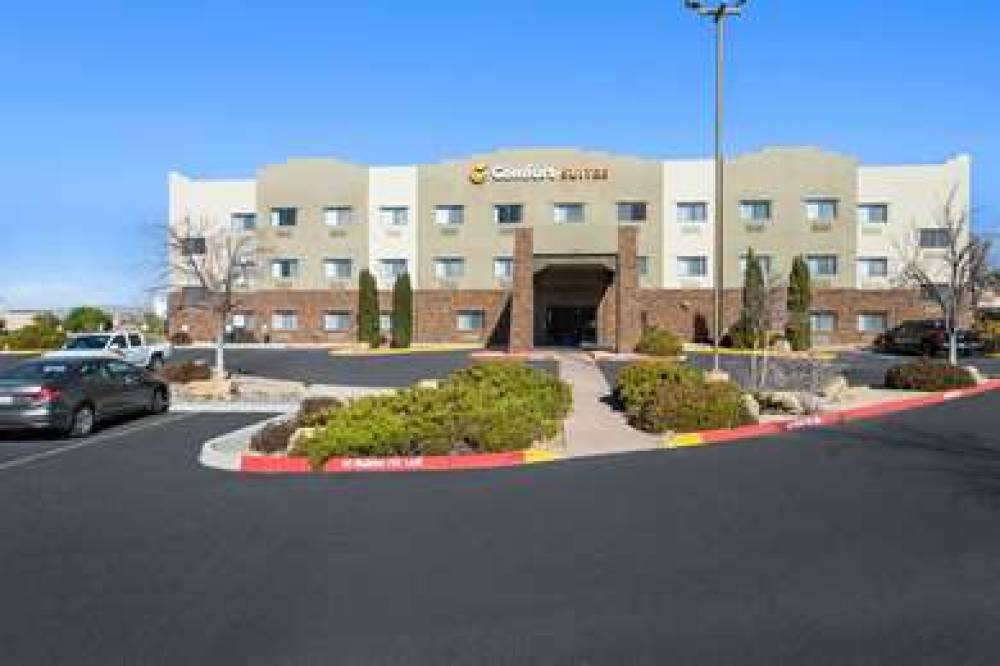 Comfort Suites University 1