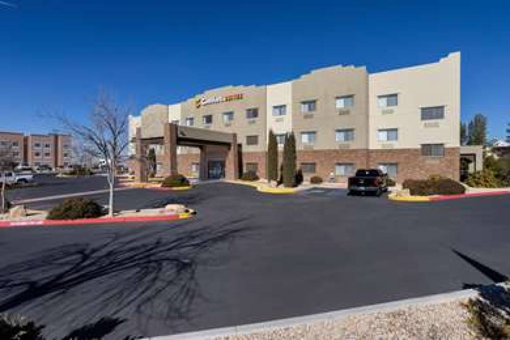 Comfort Suites University 2