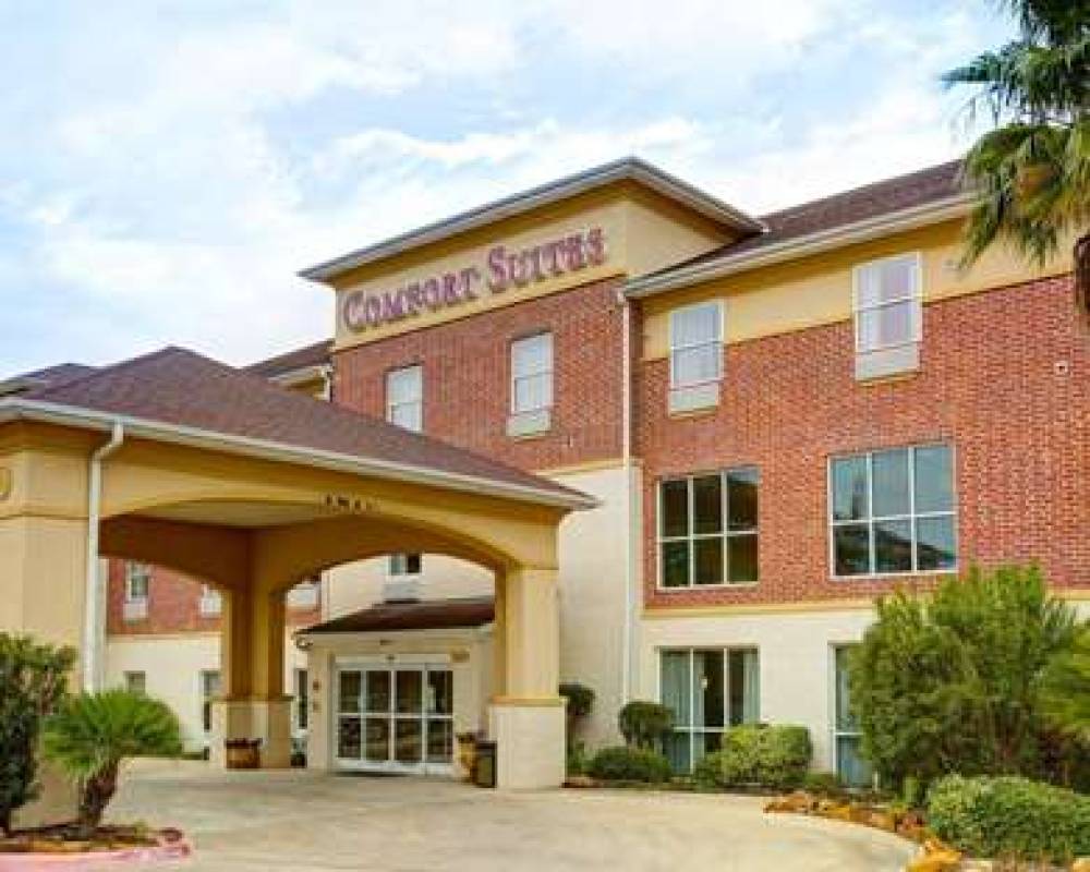 Comfort Suites University Drive 2