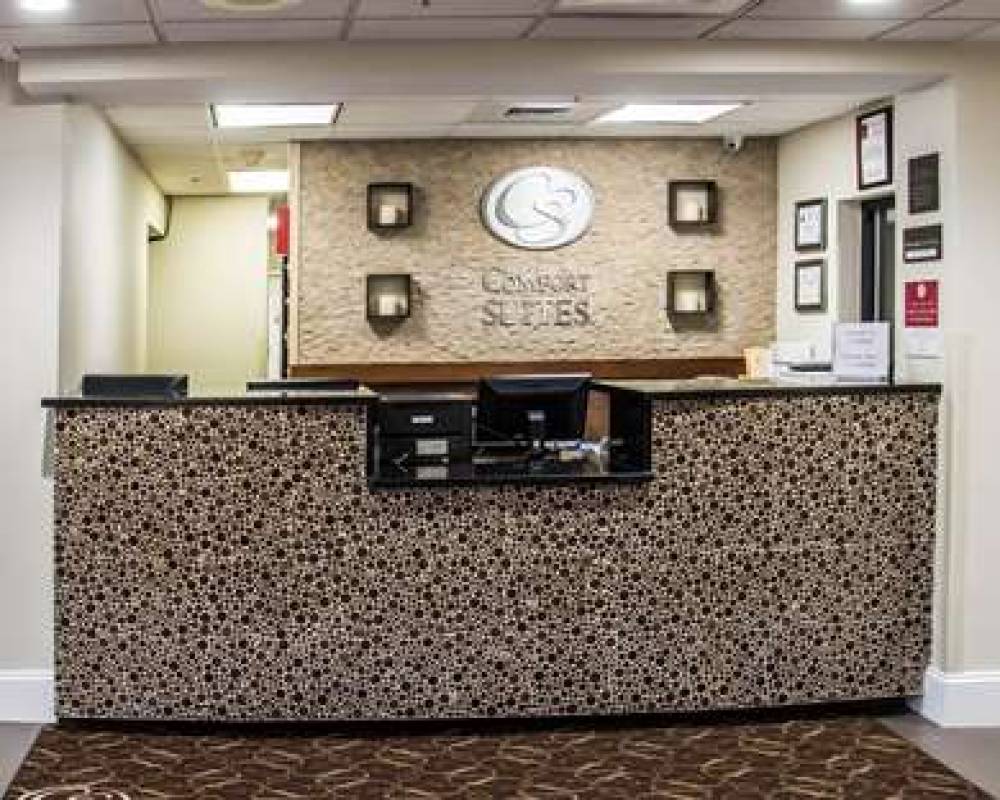 Comfort Suites University - Research Park 4