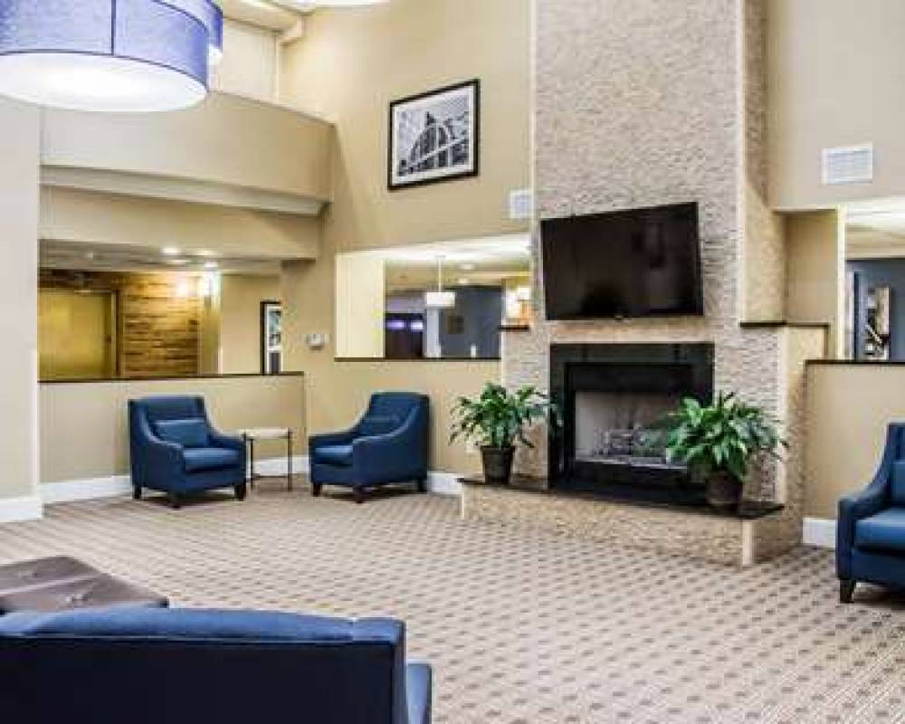 Comfort Suites University - Research Park 3