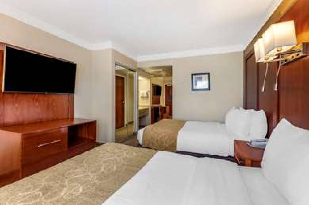 Comfort Suites Visalia - Convention Center 9