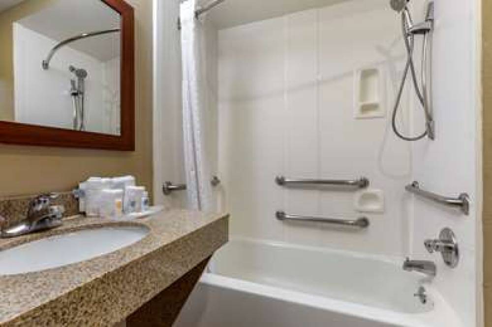 Comfort Suites Waco Near University Area 9